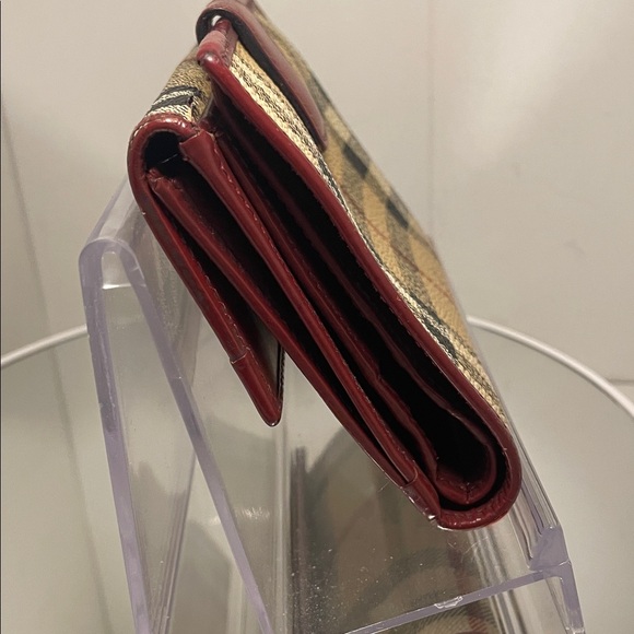 Burberry Red and Tan Checkered wallet - Picture 4 of 7